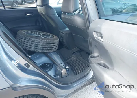 2024 Toyota Corolla Cross Xle z USA, uszkodzony, nr VIN 7MUDAABG2RV102186